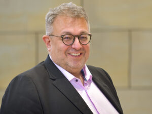 Portrait Bild von Mehrdad Mostofizadeh