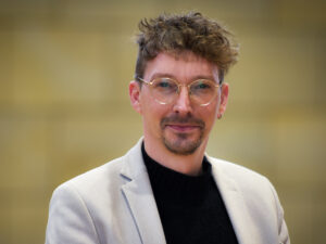 Portrait Dennis Sonne