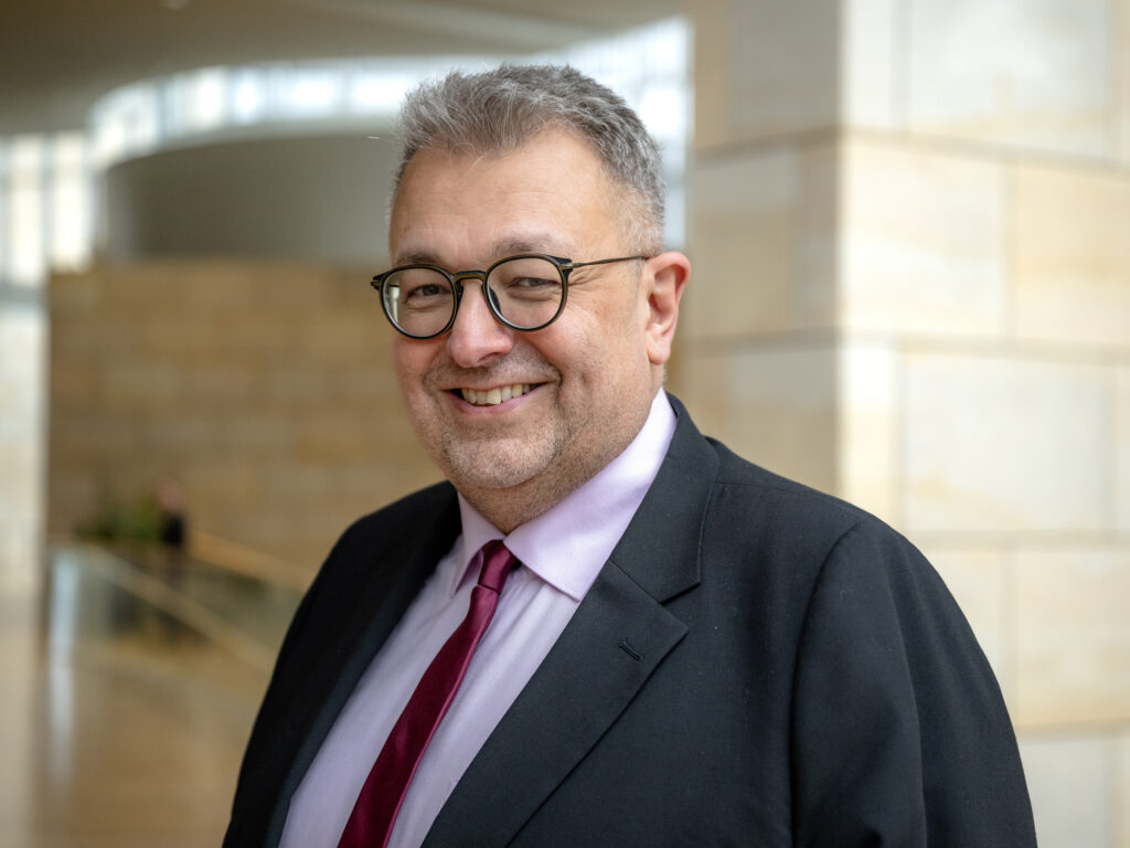 Mehrdad Mostofizadeh by Andreas Endermann
