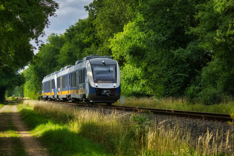 Wir schaffen effizientere Strukturen im Schienenverkehr